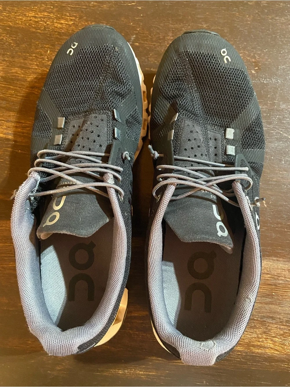 On Running Black and White Women's Athletic Shoes